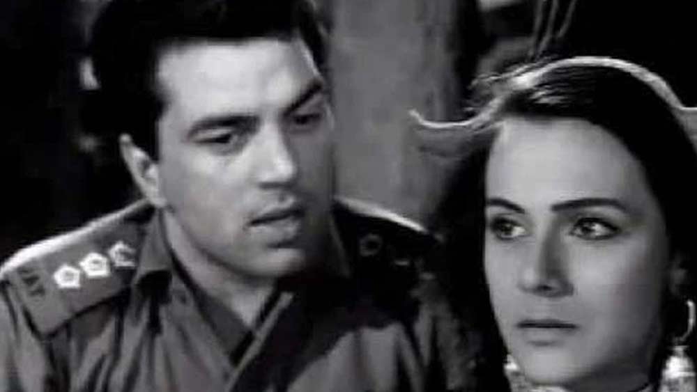 ভিরার ছবি পছন্দ হল চেতনের। ১৯৬২ সালে ভিরাকে ‘হকীকত’ ছবির নায়িকা হিসেবে মনোনীত করেন দেব ও বিজয় আনন্দের দাদা চেতন আনন্দ। তিনি ভিরার নাম পাল্টে দেন। নতুন নাম হয় প্রিয়া রাজবংশ।