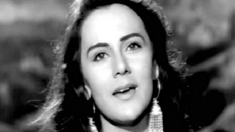 খুনের ষড়যন্ত্রে জড়িত থাকার অভিযোগে গ্রেফতার করা হয় ওই বাংলোর এক পরিচারক ও এক পরিচারিকাকে। এই মামলায় দুই আনন্দ ভাইয়ের দাবি ছিল, বাথরুমে পড়ে গিয়ে মৃত্যু হয়েছে প্রিয়ার।