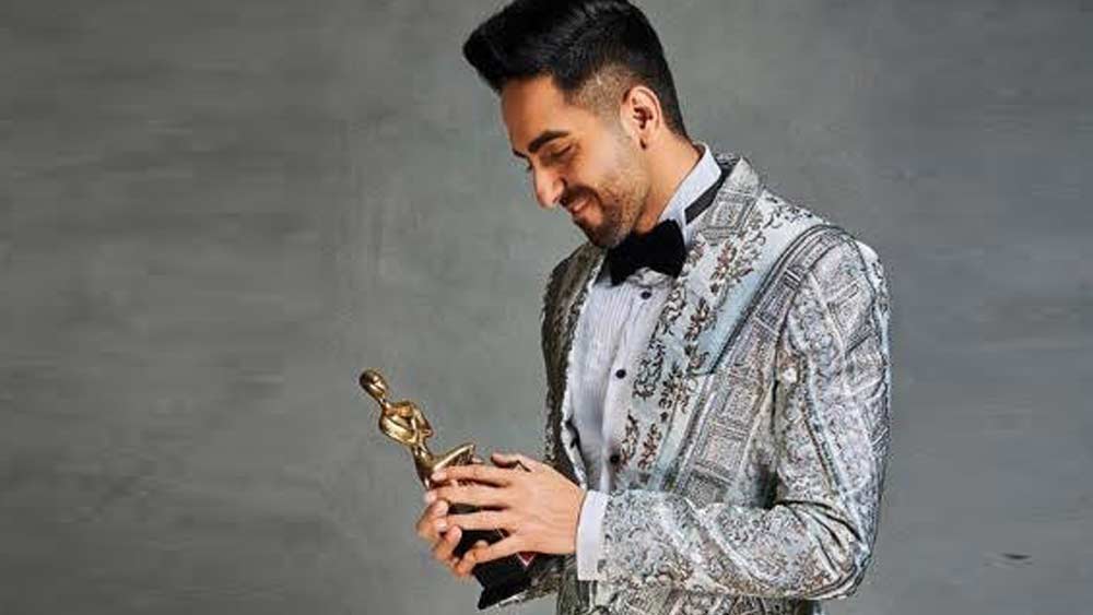 তাই বলে সেখান থেকে সরাসরি বড় পর্দায় মুখ দেখানোর সুযোগ পেয়ে যাননি আয়ুষ্মান। বরং মুম্বইয়ে থাকা-খাওয়ার খরচ জোগাতে টিভি সিরিয়ালে অভিনয় করার সিদ্ধান্ত নেন তিনি। সেই মতো অডিশন দিতে শুরু করেন।