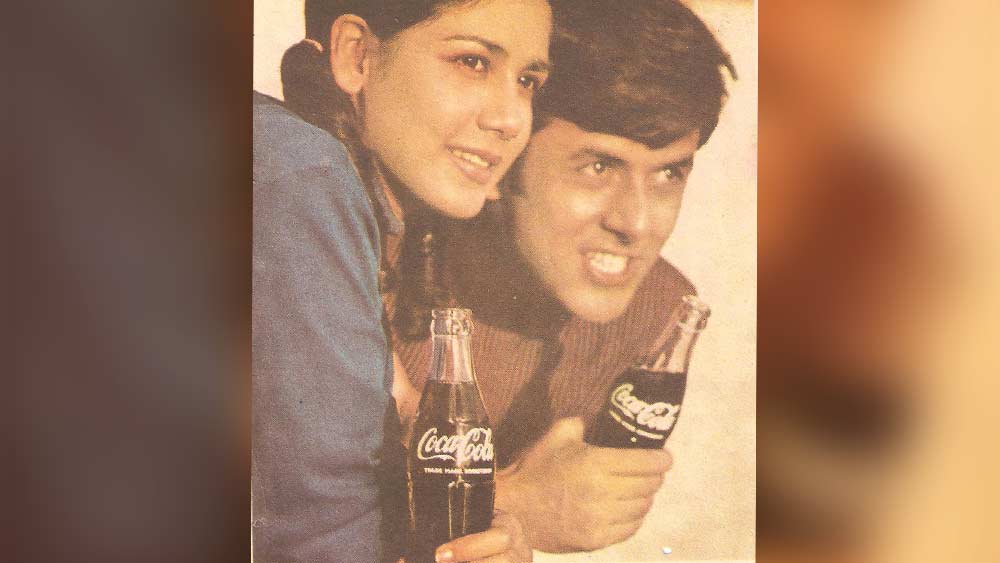 ১৯৭৭ সালে কোকা কোলার ভারত ছেড়ে যাওয়ার পর জনতা সরকারের কাছে অন্য সমস্যা দেখা দেয়। কোকা কোলায় কাজ করা কয়েক হাজার কর্মী বেকার হয়ে পড়েন। তাঁরা বিক্ষোভও দেখান সরকারের বিরুদ্ধে।