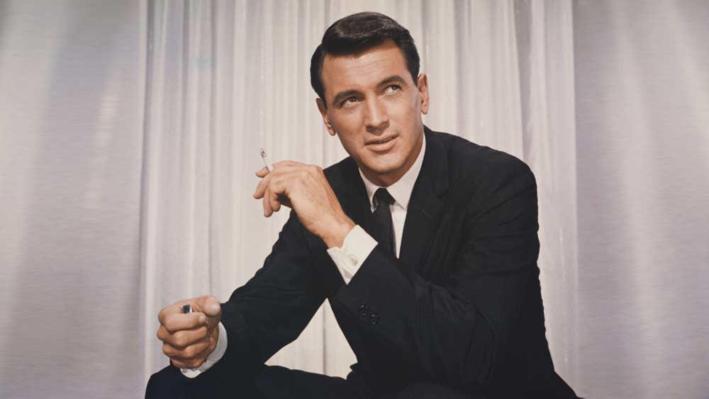 হলিউডের যখন সোনার সময়, তখন সেই সিনেমা জগতের মধ্যমণি ছিলেন রক হাডসন। ১৯৮৪-তে এডসে আক্রান্ত হয়ে মারা যান তিনি। ১৯৮১-তে হৃদ্‌পিণ্ডে বাইপাস অস্ত্রোপচার হয় তাঁর। সে সময়ই তাঁকে রক্ত দেওয়া হয়েছিল। দাতার রক্ত থেকেই তাঁর শরীরে মারণ ভাইরাস প্রবেশ করে বলে মনে করা হয়।