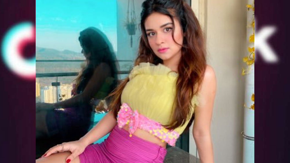 বেশ কয়েকটি জনপ্রিয় ডান্স রিয়ালিটি শো-এর প্রতিযোগী ছিলেন অবনীত। তার মধ্যে রয়েছে ডান্স ইন্ডিয়া ডান্স লিল মাস্টার, ডান্স কে সুপারস্টারস ইত্যাদি। বেশ কয়েকটি টেলি সিরিয়ালও করেছেন। মর্দানি ছবিতেও অভিনয় করেছেন। টিকটকে তাঁর ৫০ লক্ষেরও বেশি ফলোয়ার। অবনীতের মাসিক আয় ১৬ লক্ষ টাকা।