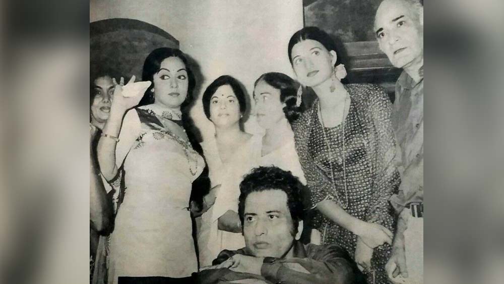 কামিনী ছিলেন সেই নায়িকাদের মধ্যে এক জন, যিনি প্রথম থেকেই কেরিয়ারের পাশাপাশি সংসারও সামলেছিলেন। তা ছাড়া নিজের সময়ে তিনি ছিলেন উচ্চশিক্ষিত অভিনেত্রী।