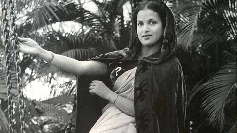 দিলীপকুমারের প্রস্তাবে সাড়া দিতে পারেননি কামিনী। কারণ তিনি তখন বিপত্নীক বি কে সুদের দ্বিতীয় পক্ষের ঘরনি। মাতৃহীন দুই বোনঝির দায়িত্ব থেকেই সম্পর্ক থেকে পিছিয়ে আসেন তিনি।