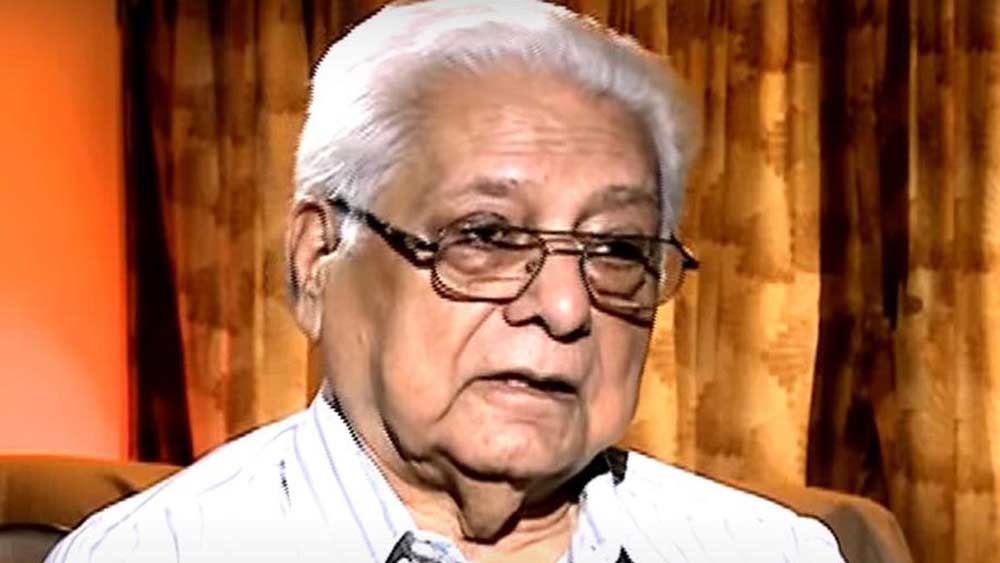 শেষ জীবনে মুম্বইয়ের গৃহকোণই ছিল পরিচালকের নিশ্চিন্ত পরিসর। বার্ধক্যজনিত কারণে কিছুটা স্মৃতিভ্রংশের শিকারও হয়েছিলেন। নিজের করা ছবির পোস্টারও চিনতে পারতেন না মাঝে মাঝে। ইন্ডাস্ট্রিও যেন ভুলে গিয়েছিল তাঁকে। বিস্মৃতির অন্তরালে থাকতে থাকতেই চলে গেলেন নবতিপর পরিচালক। রয়ে গেল তাঁর রেখে যাওয়া ‘রজনীগন্ধা’-র সুগন্ধ।