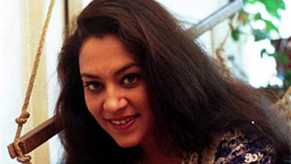 প্রতিবাদী প্রিয়াকে পাওয়া গিয়েছিল দূরদর্শনের টক শোতেও। পরে টক শো ‘স্বয়ংসিদ্ধা’-তেও সঞ্চালনা করেন প্রিয়া। কিন্তু জনপ্রিয়তার শীর্ষে ছিল বাসু চট্টোপাধ্যায় পরিচালিত ‘রজনী’-ই।