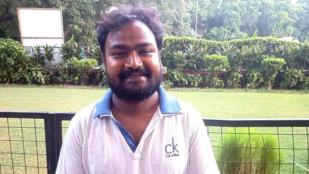 তাঁর জন্ম আগরার ছোট্ট শহর আছনেরাতে। সেখানে শৈশব কাটলেও ১৯৯৫-এ তিনি চলে আসেন দিল্লিতে। গত ২৫ বছর ধরে দিল্লিতেই কাটছে তাঁর জীবন।