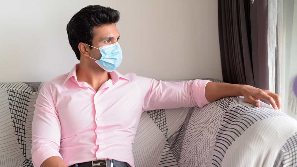 তবে শুধু সচেতন হলেই চলবে না। নিজের করোনা সংক্রমণ রুখতে নিজেকেও দায়িত্ব নিতে হবে।নিজের শরীরের দিকেও চোখ রাখুন। যদি জ্বর, কাশি ইত্যাদি উপসর্গ আপনার বা আপনার পরিবারের কারও দেখা দেয়, দায়িত্ব নিয়ে হোম কোয়রান্টিনে অভ্যস্ত হয়ে উঠুন। চিকিৎসকের পরামর্শ নিন।