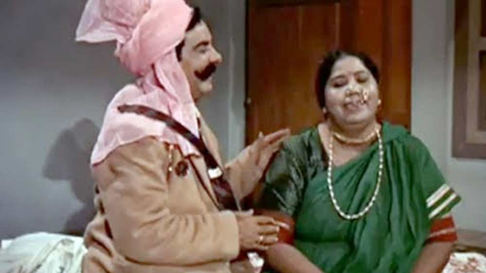 আরও এক বার পাশে দাঁড়ালেন নৌসাদ। তাঁর অনুরোধে বন্ধু দিলীপকুমার সুযোগ দিলেন উমাদেবীকে। ১৯৫০ সালে মুক্তি পাওয়া দিলীপকুমার-নার্গিসের ছবি ‘বাবুল’-এ প্রথম অভিনয় করলেন উমাদেবী। স্বপ্নের নায়কই পাল্টে দিলেন নাম। নতুন নাম হল টুনটুন।