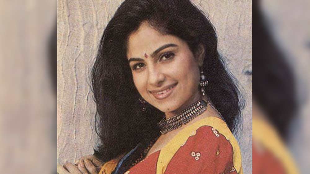 নব্বইয়ের দশকে আয়শার বেশ কয়েকটি ছবি পর পর সফল হয়। তাঁর ফিল্মোগ্রাফিতে উল্লেখযোগ্য হল ‘কোহরা’, ‘মেহেরবান’, ‘দালাল’, ‘রং’, ‘ওয়ক্ত হমারা হ্যায়’, ‘দিল কি বাজি’, ‘মাসুম’, ‘চাচি ৪২০’, ‘হোতে হোতে প্যায়ার হো গ্যয়া’ এবং ‘উমরাও জান’। হিন্দির পাশাপাশি অভিনয় করেছেন ওড়িয়া, কন্নড় ও তেলুগু ছবিতেও।