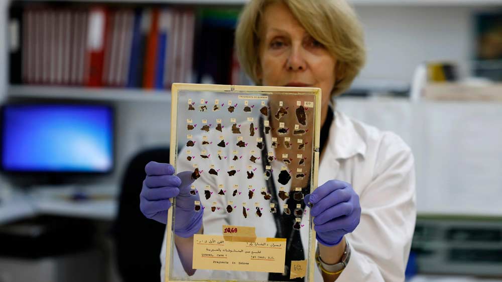 ১৯৬৭ সালে আরব-ইজরায়েল যুদ্ধের সময় জর্ডন থেকে প্রায় দেড় হাজার স্ক্রোল দখল করে ইজরায়েল। জর্ডনে কপার স্ক্রোল সমেত পড়ে থাকে মাত্র ২৫টি স্ক্রোল। এ ছাড়াও বেশ কিছু স্ক্রোল ছড়িয়ে আছে বিশ্বের নানা দেশে।