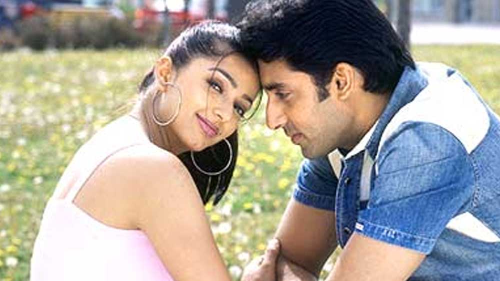 অমিতাভকে কথা দেন তাঁর পরবর্তী ছবি ‘রান’-এ তিনি কাস্ট করবেন অভিষেককে। ছেলের কেরিয়ার বেঁচে যাবে ভেবে খুশি মনে ‘কিউ হো গয়া না’-তে অভিনয় করতে রাজি হয়ে যান অমিতাভ।