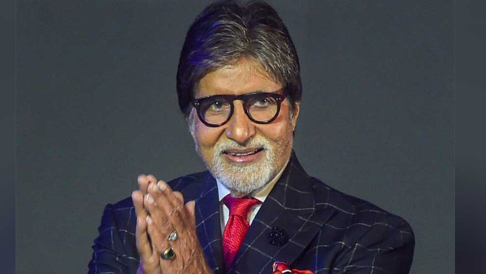 বলিউডে স্বজন পোষণ যে স্বাভাবিক ঘটনা, ছেলের কেরিয়ার বাঁচাতে তা আরও এক বার প্রমাণ করে দিয়েছিলেন স্বয়ং বিগ-বি।