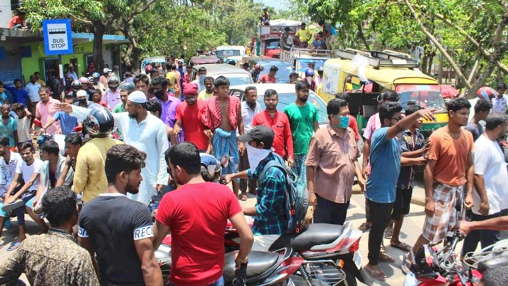 দুই পরগণায় প্রায় দেখা গিয়েছে এ রকম বিক্ষোভ।—ফাইল চিত্র।