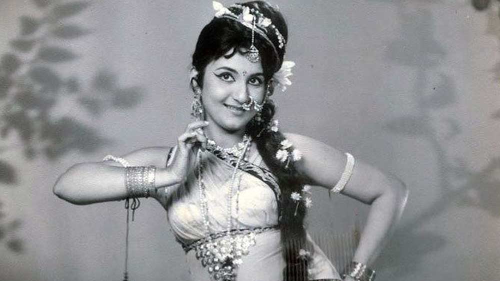 তবে নায়িকা নয়। তাঁকে পাওয়া গিয়েছে চরিত্রাভিনেত্রী রূপেই। তাঁর ফিল্মোগ্রাফিতে উল্লেখযোগ্য হল ‘কলেজ গার্ল’, ‘মুঘল-এ-আজম’, ‘হীর রঞ্ঝা’, ‘জনি মেরা নাম’, ‘গ্যাম্বলার’, ‘অধিকার’, ‘তেরে মেরে সপনে’, ‘শাদি কে বাদ’ এবং ‘চামেলি কি শাদি’।