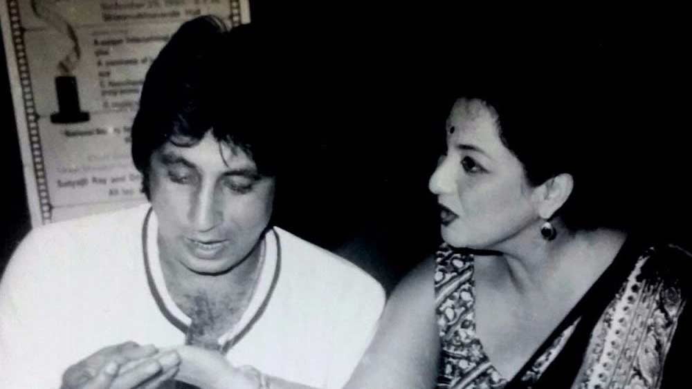 জনপ্রিয় এই টক শো-এ হিন্দি ছবির জগতের সেলেব্রিটিদের সাক্ষাৎকার নিতেন তবসসুম। পাশাপাশি, হি্ন্দিতে ‘গৃহলক্ষ্মী’ পত্রিকার তিনি সম্পাদক ছিলেন দেড় দশক ধরে।