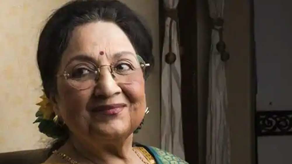 নাতনির পাশাপাশি কাজ করে যাচ্ছেন তবসসুম নিজেও। সিনেমা, দূরদর্শন, রেডিয়োয় সুনামের সঙ্গে কাজের পরে সত্তরোর্ধ্ব তবসসুম এখন এক জন জনপ্রিয় ইউটিউবার।