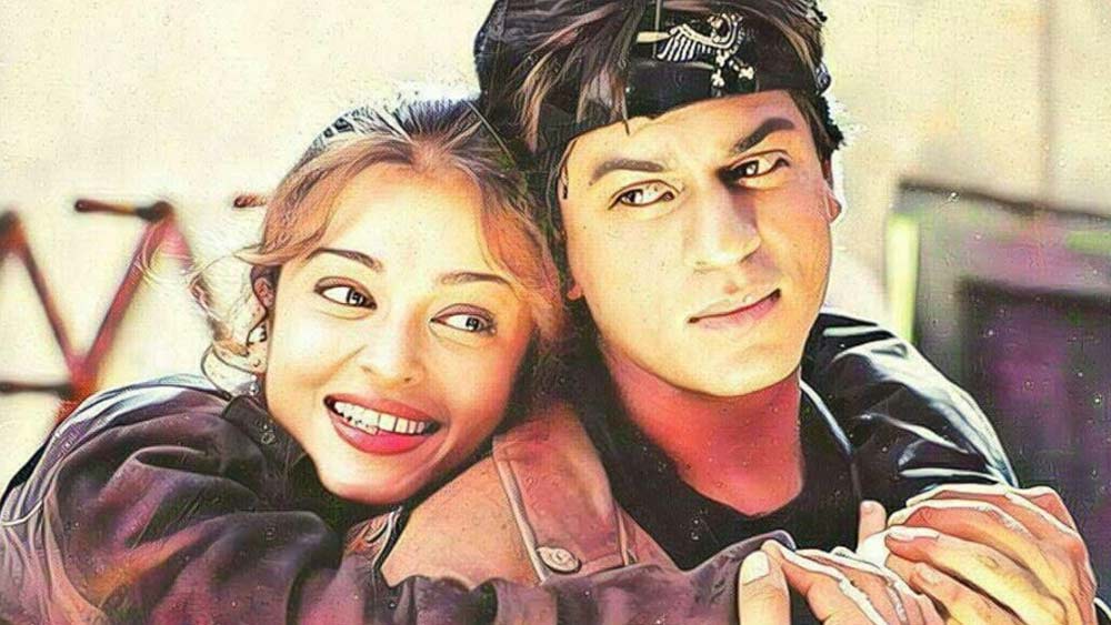 ‘জোশ’-এর পরিচালক ছিলেন আমির খানের কাকা মনসুর খান। প্রথমে এই ছবিতে শাহরুখ খানের পাশাপাশি অভিনয় করার কথা ছিল আমিরেরও।