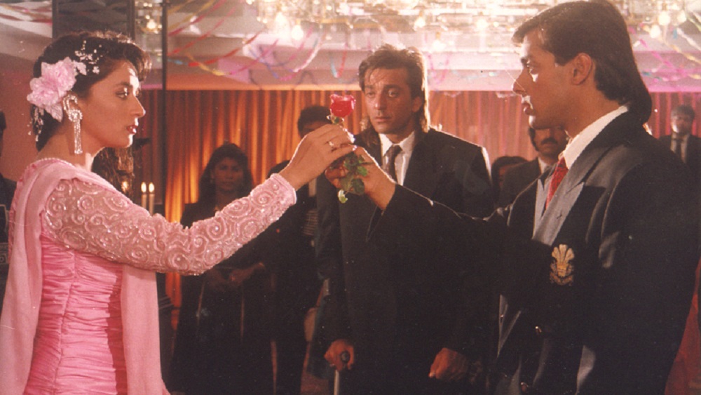 নব্বইয়ের দশকের একেবারে শুরু দিকের ঘটনা। ‘সাজন’, ‘খলনায়ক,’-এর মতো একের পর এক ছবি উপহার দিয়ে তখন বলিউডের চোখের মণি সঞ্জয় দত্ত। নামের মিল তো ছিলই, সেই সঙ্গে সিলভার স্ক্রিনে ‘রকি’র মারকাটারি উপস্থিতি, সব মিলিয়ে সঞ্জয় দত্তের ফ্যান হয়ে গিয়েছিলেন সঞ্জয় গুপ্ত।