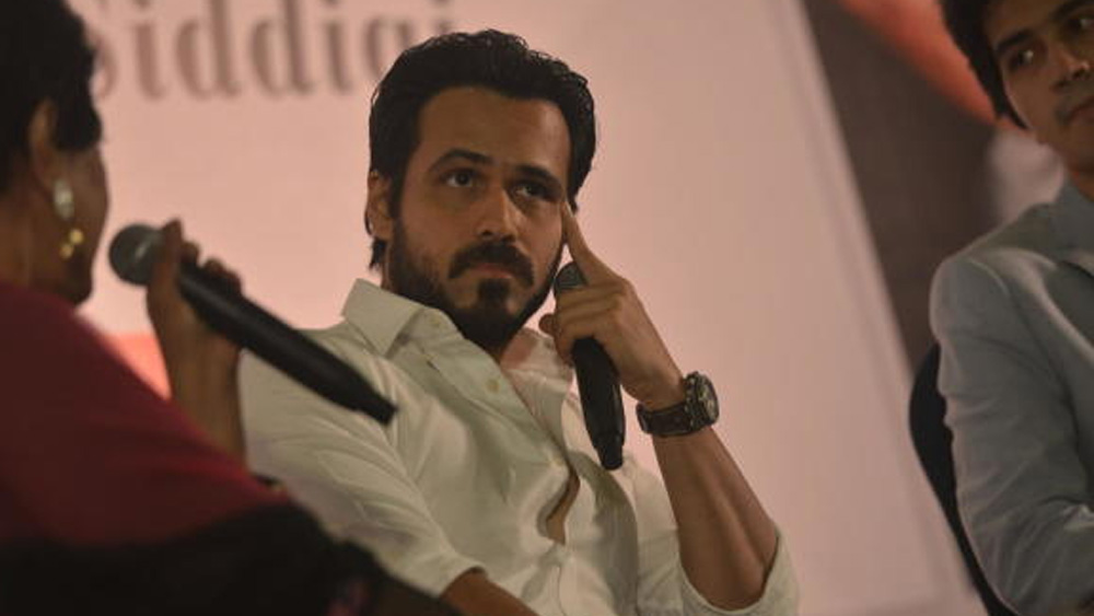 মুম্বই বিশ্ববিদ্যালয়ের স্নাতক ইমরানের ইচ্ছে ছিল অ্যানিমেশন নিয়ে কাজ করার। আগ্রহ ছিল সম্পাদনা ও পরিচালনায়। বলিউড জুড়ে আত্মীয় ছড়িয়ে থাকলেও ইমরানের সে সময় অভিনয় করে তারকা হওয়ার কোনও ইচ্ছে ছিল না।