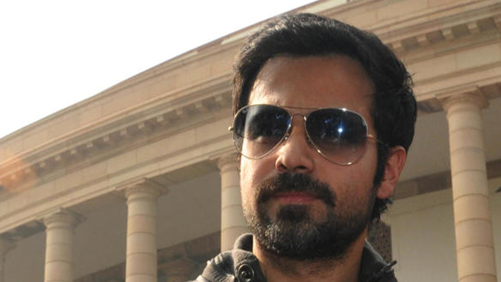 সমালোচকদের মতে, ইমরান হাশমী লম্বা রেসের ঘোড়া। ষোলোটি ছবি ব্যর্থ হওয়ার পরেও তিনি মিলিয়ে যাননি ইন্ডাস্ট্রি থেকে। এখনও কাজ করছেন তিনি। আগের ছবি ‘দ্য বডি’ ব্যর্থ হওয়ার পরেও তিনি অভিনয় করছেন অমিতাভ বচ্চনের সঙ্গে, আসন্ন ‘চেহরা’ ছবিতে।