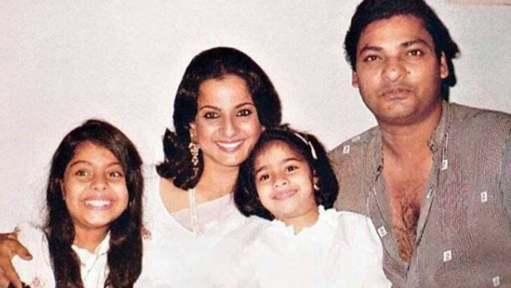 শশধরের ছেলে সমু ছিলেন একাধারে পরিচালক-কাহিনিকার-প্রযোজক। শশধর এবং অশোককুমারের বোন সতীরানি দেবীর ছেলে সমু বিয়ে করেছিলেন নায়িকা শোভনা সমর্থের মেয়ে তনুজাকে।