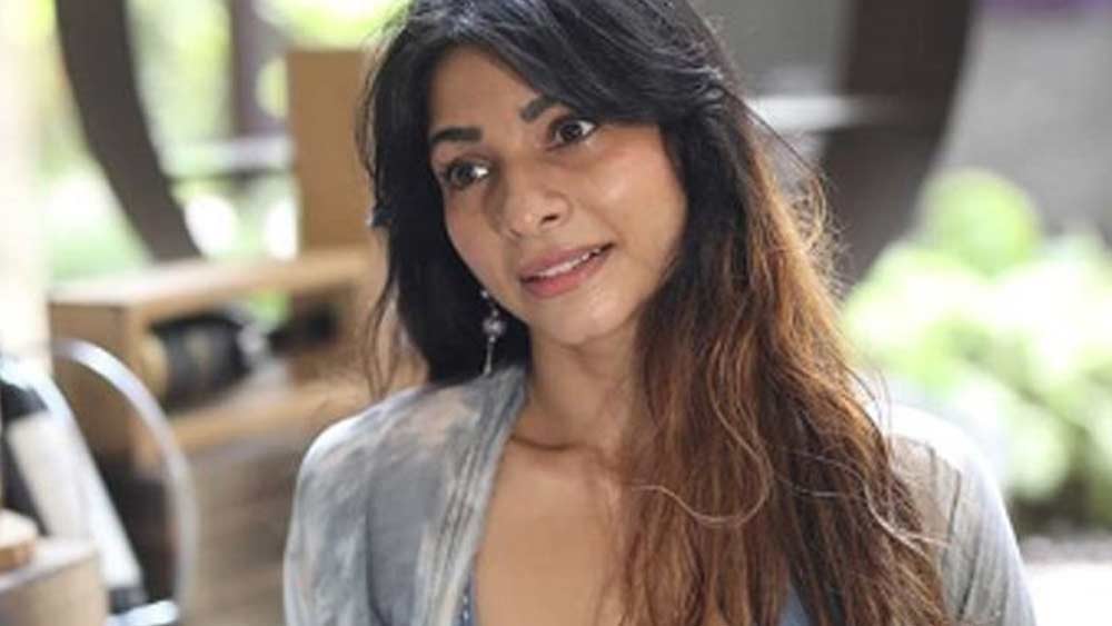 এ ছাড়া আরমান কোহালির সঙ্গেও তানিশা ঘনিষ্ঠ ছিলেন বলে শোনা যায়। কিন্তু তাঁর এই সম্পর্কও দানা বাঁধেনি।