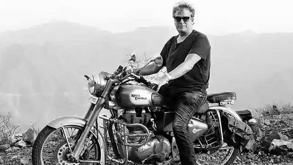 বলিউডে মডেল হিসেবে তিনি যতটা জনপ্রিয় হন, নায়ক হিসেবে তাঁর অবস্থান ছিল সম্পূর্ণ বিপরীত মেরুতে।