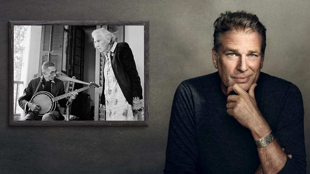 কর্ণের জীবনের দ্বিতীয় পর্ব জুড়ে আছে ফোটোগ্রাফি। তাঁর কথায় এই নেশা তিনি পেয়েছেন কপূর পরিবারের সদস্য হিসেবেই। তবে আলোকচিত্রী কর্ণের বেশির ভাগ অধ্যায়ই কেটেছে ইংল্যান্ডে।