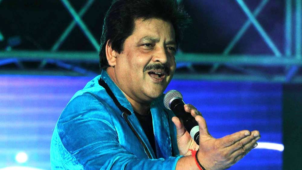 এখানেই শেষ নয়। উদিতের আরও দাবি, তাঁকে বলা হয় বলিউড ছেড়ে চলে যেতে। এমনকি, তাঁকে খুন করার জন্য ভাড়াটে খুনিও নিয়োগ করা হয় বলে তাঁর অভিযোগ।