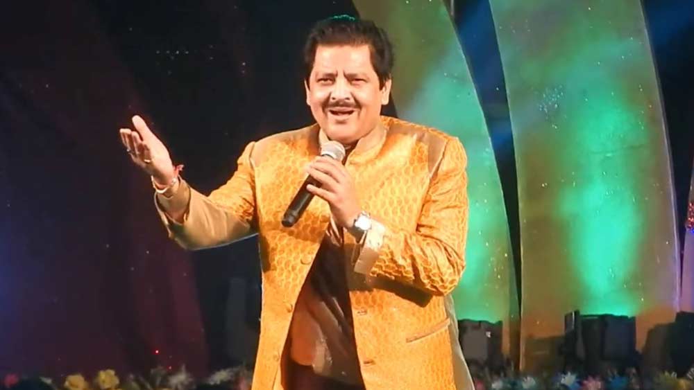 বাধ্য হয়ে পুলিশের শরণাপন্ন হন উদিত। ১৯৯৮ থেকে ২০০২ অবধি তাঁর ছায়াসঙ্গী ছিলেন দুই সশস্ত্র পুলিশকর্মী।