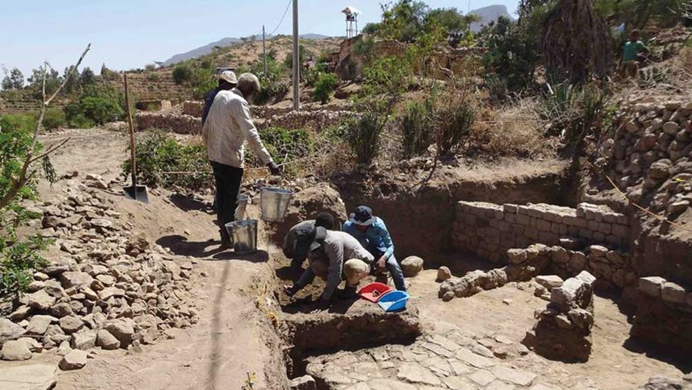 আকসুম সভ্যতার উৎস জানতে জন্স হপকিন্স বিশ্ববিদ্যালয়ের গবেষকরা উত্তর ইথিয়োপিয়ার ইয়েহা অঞ্চলের কাছে খনন কাজ শুরু করেন। সেখানেই তাঁরা যে শহরের খোঁজ পেয়েছেন তা প্রাক-আকসুম যুগের।
