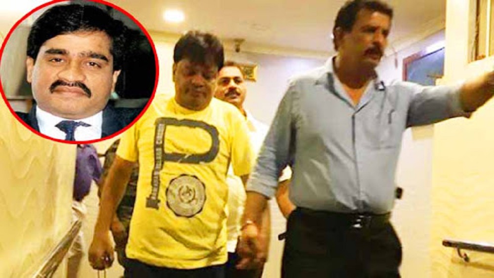 এর পর একে একে বিনোদ মাটকর, পারভেজ সিদ্দিকি, রফিক ডাব্বাওয়ালার এনকাউন্টার করেন প্রদীপ শর্মা। সেই সুবাদে তাঁর নামের পাশে এনকাউন্টার স্পেশালিস্ট তকমা জুড়ে যায়। পাকিস্তানি জঙ্গি সংগঠন লস্কর-ই-তৈবার তিন সন্দেহভাজন জঙ্গিরও এনকাউন্টার করেন তিনি। তোলাবাজির দায়ে দাউদ ইব্রাহিমের ভাই ইকবাল কাসকরকে গ্রেফতারও করেন প্রদীপ।