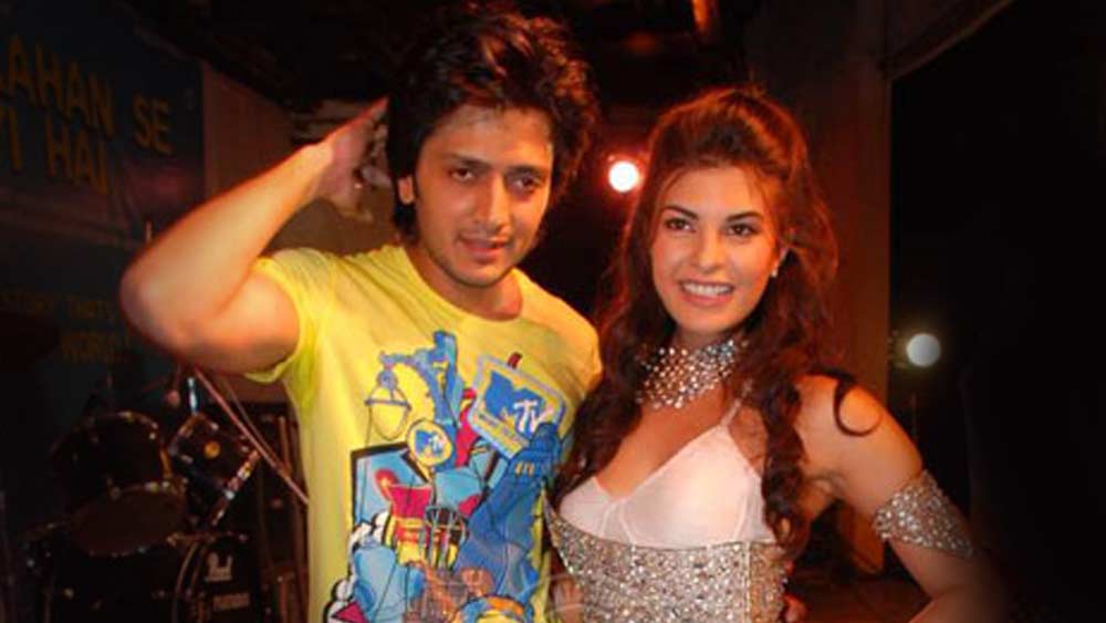 রীতেশের পরে জ্যাকলিনের জীবনে আসেন সাজিদ খান। মজার বিষয় হল, রীতেশের মাধ্যমেই আলাপ হয়েছিল দু’জনের।