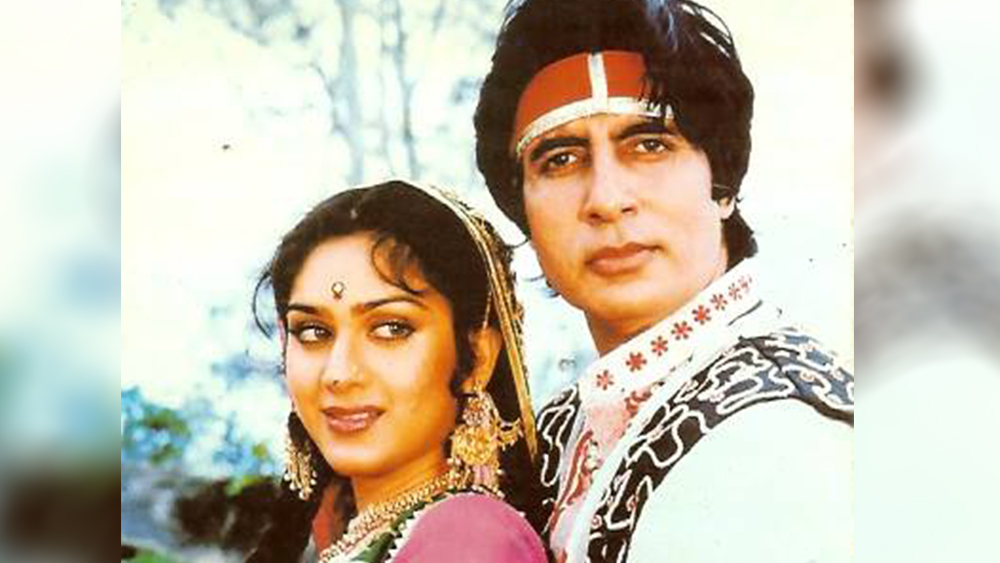 রাজেশ খন্না, রজনীকান্তের সঙ্গে 'বেওয়াফাই' ছবিতে অভিনয় করেছেন। কাজ করেছেন অমিতাভ বচ্চনের সঙ্গেও।