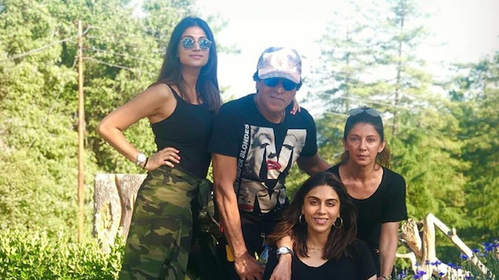 কয়েক দিনের মধ্যে কোভিড আক্রান্ত হন প্রযোজক করিম মোরানি নিজেও। তাঁর ভাই মহম্মদ মোরানি সংবাদমাধ্যমে জানান, করিমের স্ত্রী ও বাড়ির অন্য সদস্যদের রিপোর্ট নেগেটিভ এসেছে।