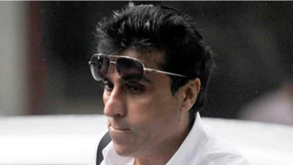 এক মাসের চিকিৎসায় সুস্থ হয়ে ওঠেন ‘চেন্নাই এক্সপ্রেস’, ‘দিলওয়ালে’, ‘হ্যাপি নিউ ইয়ার’ ছবির প্রযোজক করিম মোরানি ও তাঁর দুই মেয়ে।