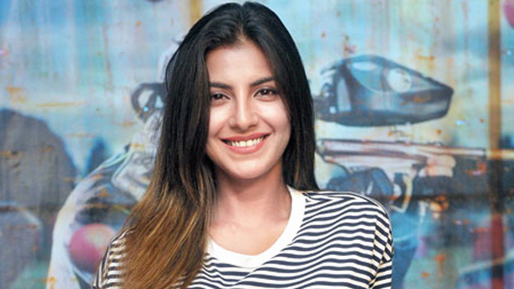 করোনা আক্রান্ত অভিনেত্রী র‌্যাচেল হোয়াইটও। ইন্দো-মার্কিন এই অভিনেত্রী নিজেই টুইট করে সে খবর জানিয়েছেন। এখন তিনি হোম কোয়রান্টিনে আছেন।