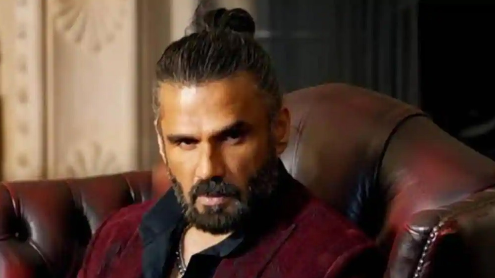 সুনীলের পাশে কেউ না দাঁড়ালেও তিনি প্রয়োজনে অন্যদের দিকে সাহায্যের হাত বাড়িয়ে দিয়েছেন। তাই ইন্ডাস্ট্রিতে তাঁর নাম ‘অন্না’ বা দাদা। যিনি সবাইকে আগলে রেখে রক্ষা করেন।