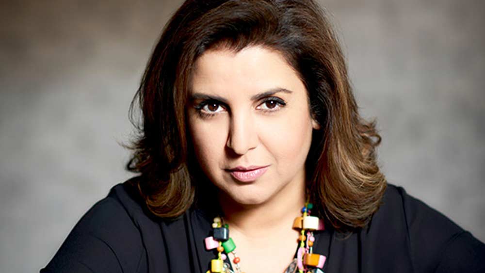 দুই সন্তানকে নিয়ে তখন মেনকা কার্যত কপর্দকশূন্য। ঘুরে ঘুরে দিন কাটে বিভিন্ন আত্মীয়স্বজনের বাড়িতে। অথচ, তাঁদেরই এক সময় অবস্থা এত ভাল ছিল, সাহায্য চাইতেন আত্মীয় পরিজনরা।