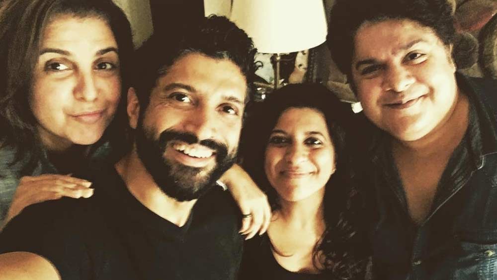 ফারহান আখতার এবং জোয়া আখতার দু’জনেই ফারহার মাসতুতো ভাই বোন। তাঁর নিজের ভাই সাজিদ খান পরিচালক ও চরিত্রাভিনেতা। তবে স্বীকৃতি ও পরিচিতির মাপকাঠিতে দিদির তুলনায় বেশ পিছিয়েই আছেন তিনি।