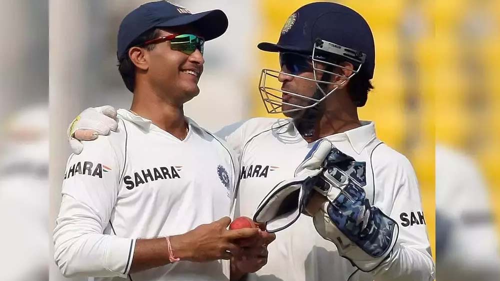 এই আট বিভাগের পয়েন্ট মিলিয়ে ধোনি পেয়েছেন ৬০.৯। একেবারে গা ঘেঁষে রয়েছেন সৌরভ। তিনি পেয়েছেন ৬০.৫ পয়েন্ট। ০.৪ পয়েন্টে এগিয়ে রয়েছেন ধোনি।