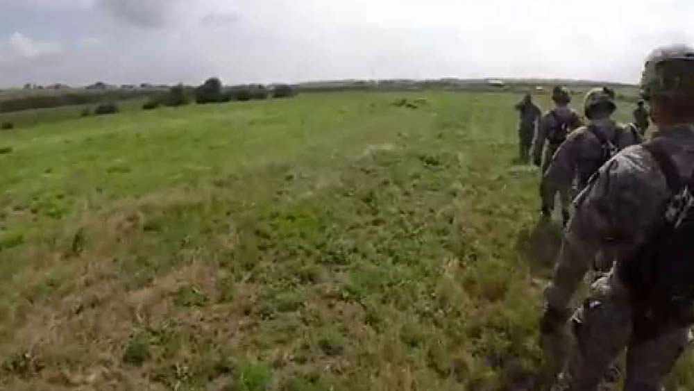 শোনা যায়, রবীন্দ্রকে প্রস্তাব দেওয়া হয় পাকিস্তানে গিয়ে ‘র’-এর আন্ডারকভার এজেন্ট হয়ে কাজ করার। এর পর দু’বছর ধরে দিল্লিতে কঠোর অনুশীলন পর্ব চলে তাঁর। কিন্তু অধিকাংশ আন্ডারকভার এজেন্টদের মতো তাঁকেও সরকারি ভাবে মেনে নেওয়া হয়নি।