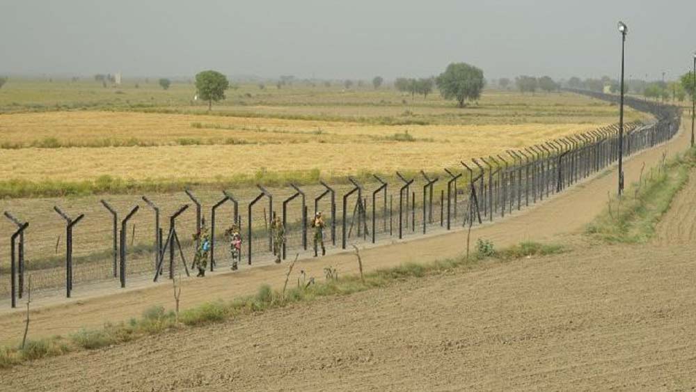 উর্দুর পাশাপাশি রবীন্দ্রকে শেখানো হয় ইসলামিক সংস্কৃতির খুঁটিনাটি। রাজস্থান-পঞ্জাব সীমান্ত শহর গঙ্গানগরের ছেলে হওয়ায় এমনিতেই তিনি পঞ্জাবিতে চোস্ত ছিলেন। তাঁকে এমন ভাবে প্রশিক্ষণ দেওয়া হয়, যাতে পাকিস্তানের জনজীবনে মিশে যেতে কোনও সমস্যা না হয়।