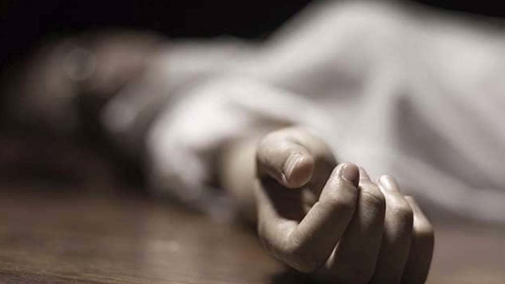 দেড় দশকেরও বেশি সময় ধরে নির্মম অত্যাচার সহ্য করার পরে ২০০১ সালে রবীন্দ্র কৌশিক মারা যান মুলতানের কেন্দ্রীয় কারাগারে। যক্ষ্মা-সহ একাধিক অসুখে আক্রান্ত ছিলেন তিনি। এর দু’ বছর পরে ভারতে হৃদরোগে আক্রান্ত হয়ে মারা যান তাঁর বাবা। রবীন্দ্রর মা অমলাদেবী বেঁচে ছিলেন ২০০৬ অবধি। তত দিন পর্যন্ত ভারত সরকারের তরফে প্রতি মাসে সামান্য মাসোহারা পাঠানো হত। জানিয়েছেন তাঁর পরিজনরা।  (প্রতীকী ছবি)