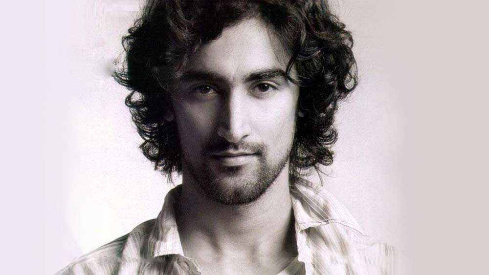 একটানা কয়েক বছর অভিনয়ের পরে বিরতি নেন কুণাল। ফিরে আসেন রাহুল ঢোলাকিয়ার ছবি ‘লমহা’-য়। এই ছবিটি বক্স অফিসে সফল না হলেও রাহুলের অভিনয় প্রশংসিত হয় সমালোচকদের কলমে।