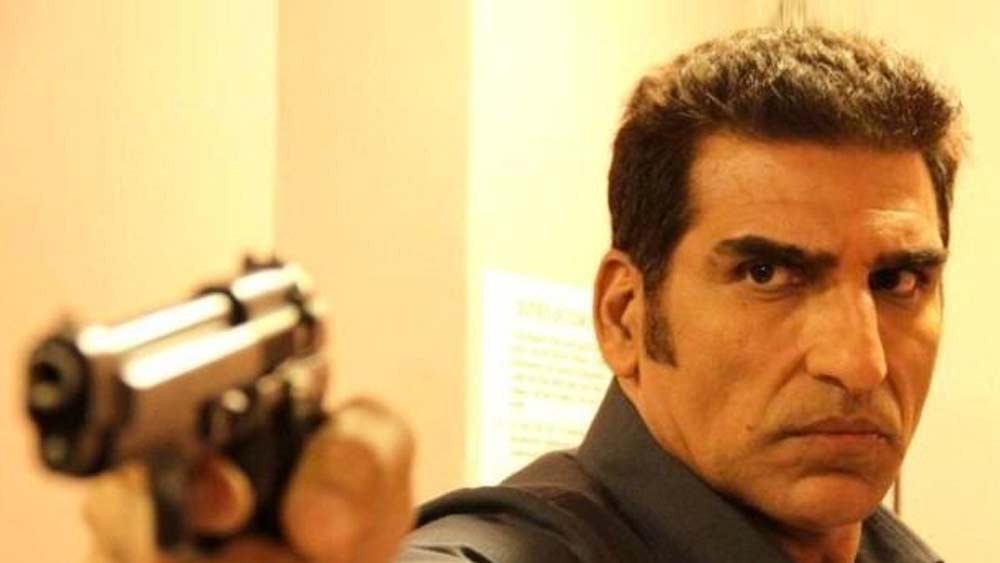 মুকেশের ফিল্মোগ্রাফিতে উল্লেখযোগ্য অন্যান্য ছবি হল ‘লোফার’, ‘রাম শাস্ত্র’, ‘ঘাতক’, ‘মৃত্যুদাতা’, ‘গুপ্ত’, ‘লাল বাদশা’, ‘অর্জুন পণ্ডিত’, ‘পুকার’, ‘কুরুক্ষেত্র’ এবং ‘কোই মিল গ্যয়া’।