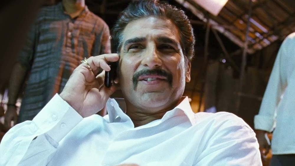 তবে তাঁর অভিনীত ছবিগুলির মধ্যে সবেথেকে জনপ্রিয় হয়েছিল ‘গুন্ডা’। ১৯৯৮ সালে মুক্তি পাওয়া এই ছবিতে মুকেশ অভিনয় করেছিলেন ‘বুল্লা’ চরিত্রে। ছবিতে তাঁর মুখের সংলাপও দর্শকরা পছন্দ করেছিলেন। প্রশংসিত হয়েছিল তাঁর সংলাপ বলার কায়দাও।