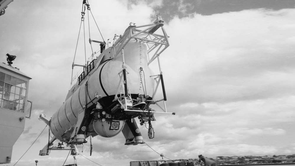 কিন্তু প্রকৃতি বার বার ভুল প্রমাণ করেছে বিজ্ঞানীদের ধারণাকে। গবেষক ও সমুদ্রবিজ্ঞানীদের ধারণা, চ্যালেঞ্জার ডিপ-সহ মারিয়ানা খাতের বহু অংশের নিকষ অন্ধকারে বহু রহস্য অপেক্ষা করে আছে বাইরের পৃথিবীর জন্য। মারিয়ানা ট্রেঞ্চের বেশিরভাগ অংশের রক্ষণাবেক্ষণের দায়িত্বে এখন মার্কিন যুক্তরাষ্ট্র। তাদের অনুমতি সাপেক্ষেই গবেষণা করা যায় বিশ্বের এই ভৌগোলিক বিস্ময়ে।