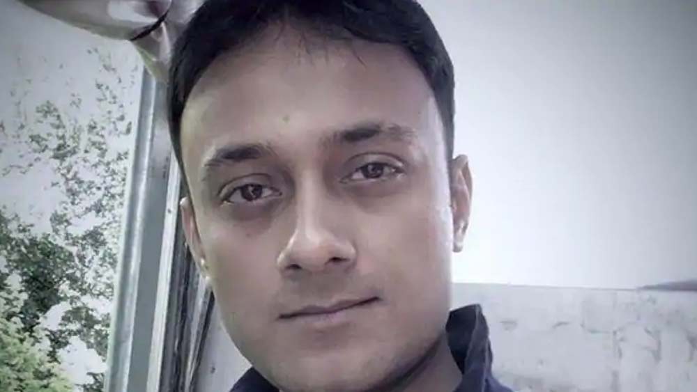 ২০১৬ সালের ৭ জুলাই দিল্লির দ্বারকায় নিজের বাড়িতে রহস্যজনক ভাবে মারা যান গৌরব। তাঁর বাড়ির লোক জানান, সে দিন সকাল ১১টা নাগাদ স্নান করতে ঢোকেন গৌরব। কিছু ক্ষণ পর বাথরুমের ভিতর থেকে জোরে কিছু পড়ার শব্দ হয়।